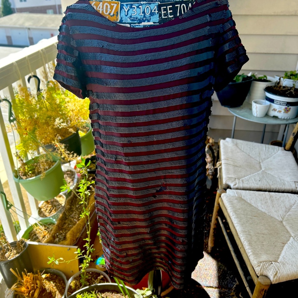 French Connection Satellite Brights Sequin Shift Dress Dark Morello Size 8 NWT!